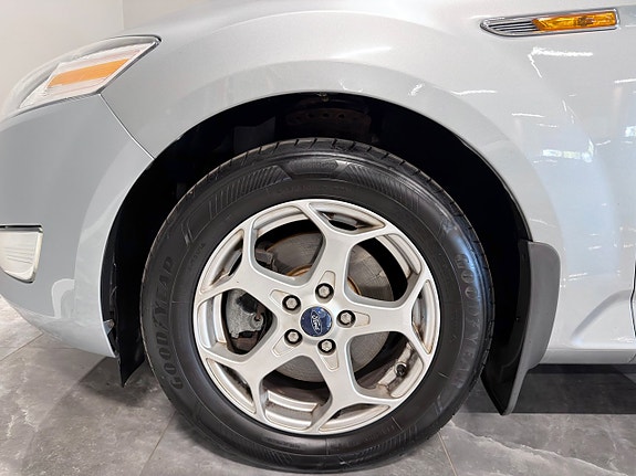 Ford Mondeo 12 of 25