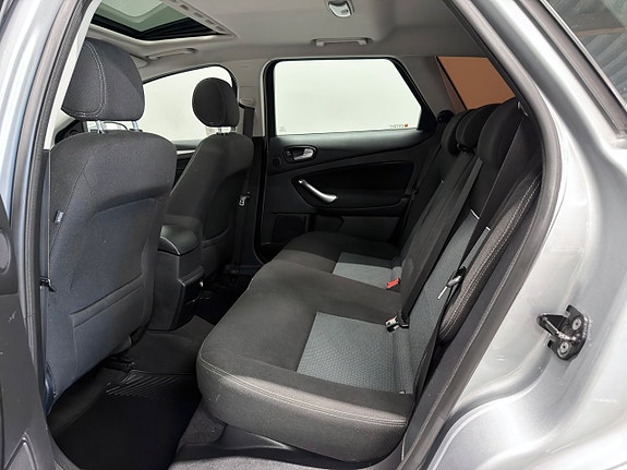 Ford Mondeo 24 of 25