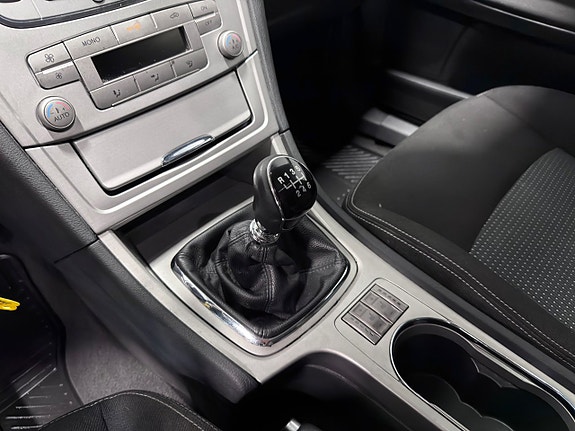 Ford Mondeo 18 of 25