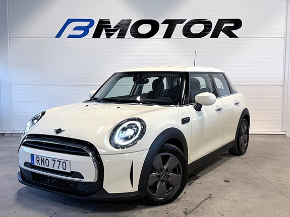 MINI Cooper 3 of 5