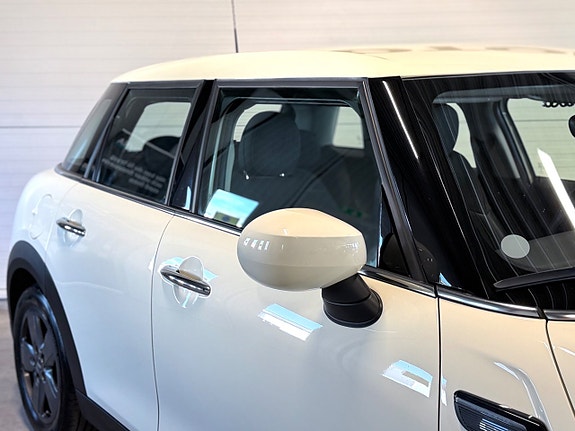 MINI Cooper 5 of 5