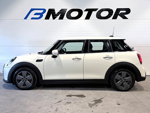 MINI Cooper 4 of 5