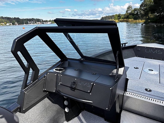 UMS 545 FISHING DC + MERCURY 115HK PRO XS 7 of 12