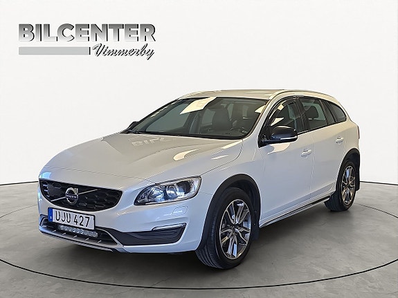 Volvo V60 Cross Country 2 of 17