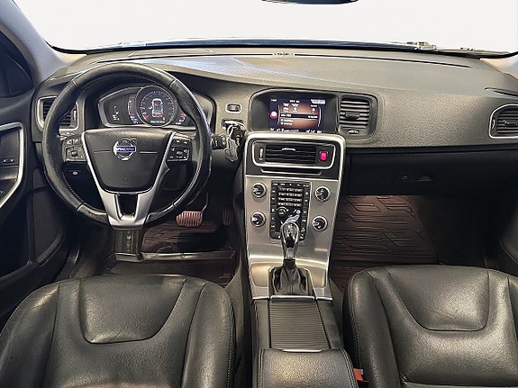 Volvo V60 Cross Country 11 of 17
