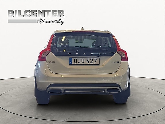 Volvo V60 Cross Country 5 of 17