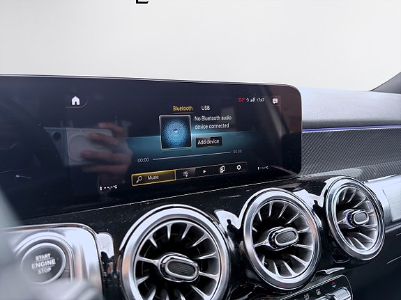 Mercedes-Benz GLB200 d 16 of 19