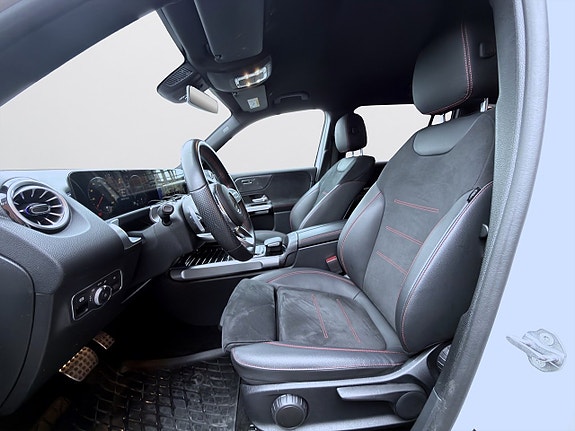 Mercedes-Benz GLB200 d 12 of 19