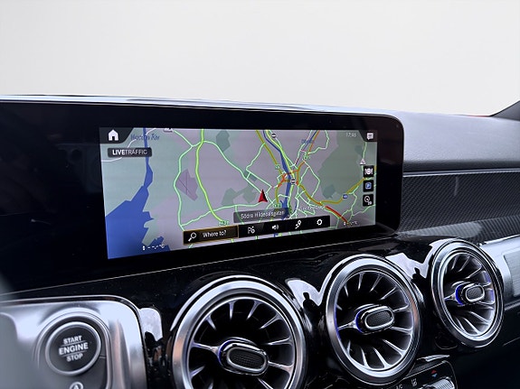 Mercedes-Benz GLB200 d 14 of 19