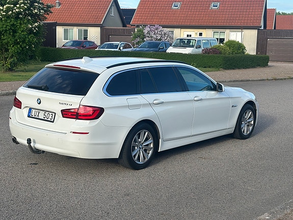 BMW 520d 4 of 5