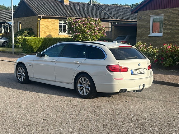 BMW 520d 3 of 5