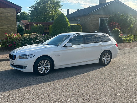 BMW 520d 2 of 5