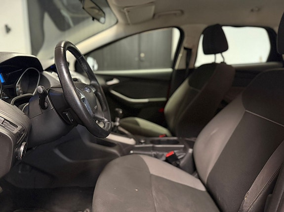 Ford Focus 7 of 18