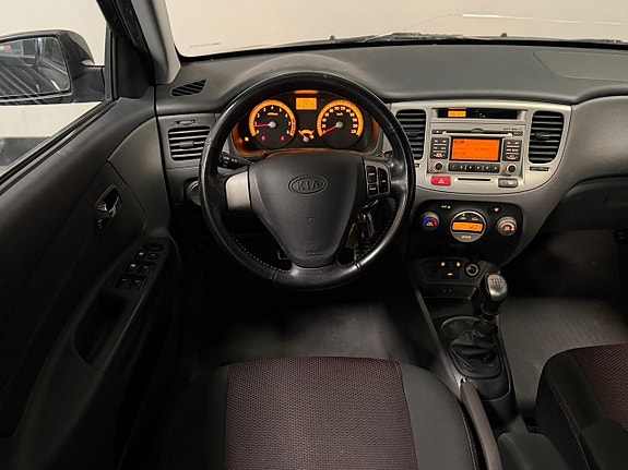 Kia Rio 12 of 15