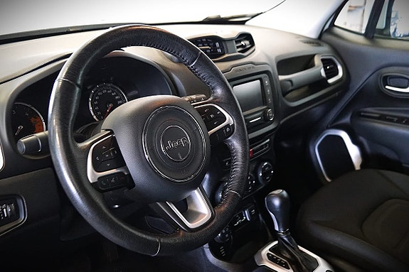 Jeep Renegade 12 of 22