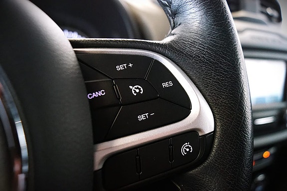 Jeep Renegade 14 of 22