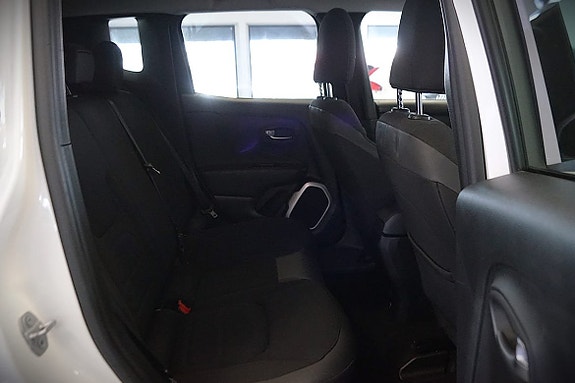 Jeep Renegade 22 of 22