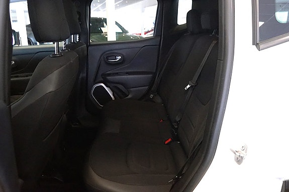 Jeep Renegade 21 of 22