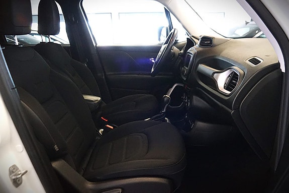 Jeep Renegade 20 of 22