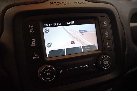 Jeep Renegade 15 of 22