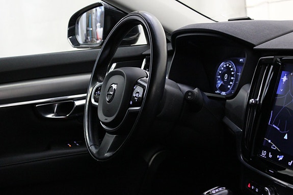 Volvo V90 16 of 21