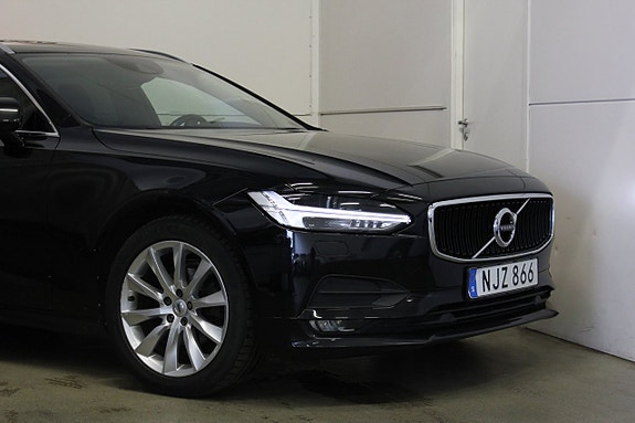 Volvo V90 2 of 21