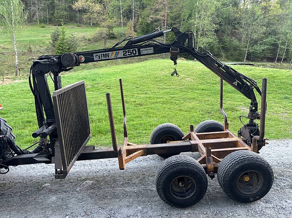 Moheda  huggarvagn med Fmv 250 kran