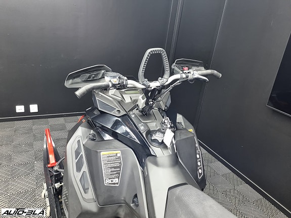 Ski-Doo Summit SP154 600 4 of 5