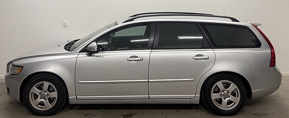 Volvo V50 2 of 9