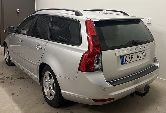 Volvo V50 3 of 9