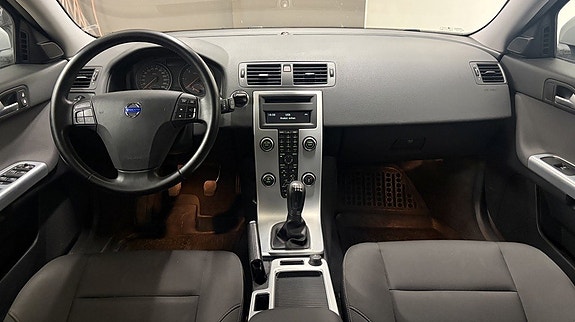 Volvo V50 6 of 9