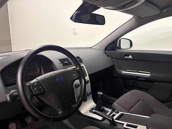 Volvo V50 7 of 9