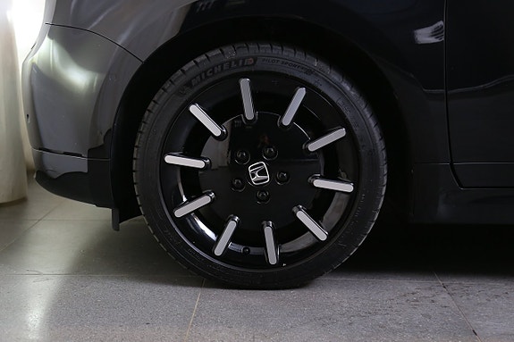 Honda e 8 of 22