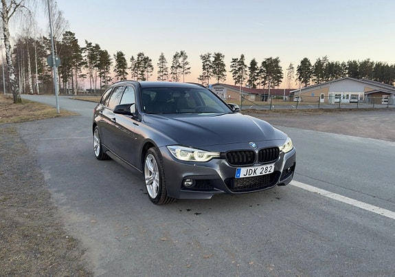 BMW 320d 2 of 5