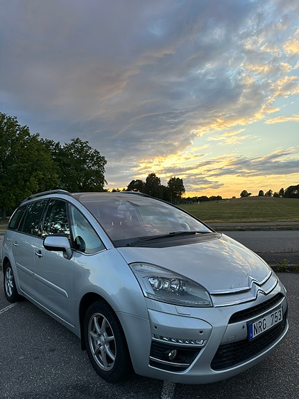 Citroen Grand C4 Picasso 3 of 17