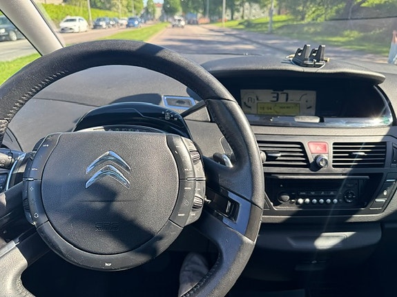 Citroen Grand C4 Picasso 14 of 17
