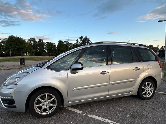 Citroen Grand C4 Picasso 2 of 17