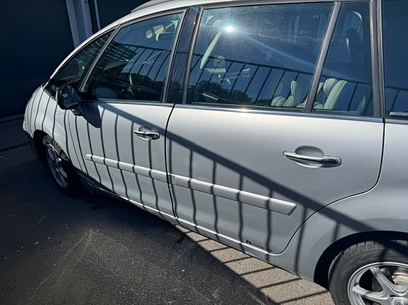 Citroen Grand C4 Picasso 2 of 5
