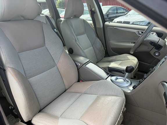 Volvo V70 10 of 21