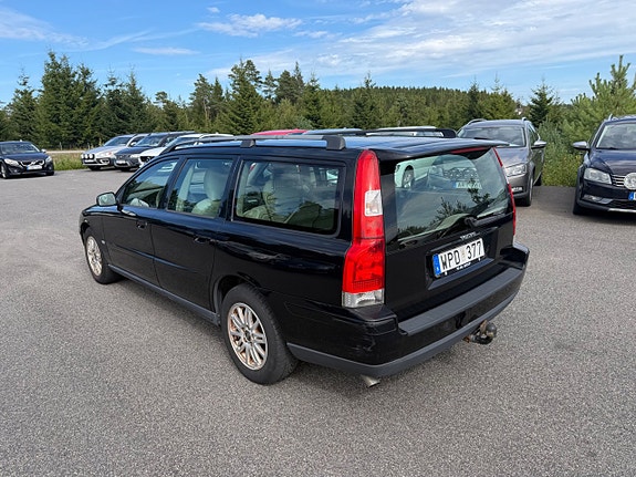 Volvo V70 3 of 21