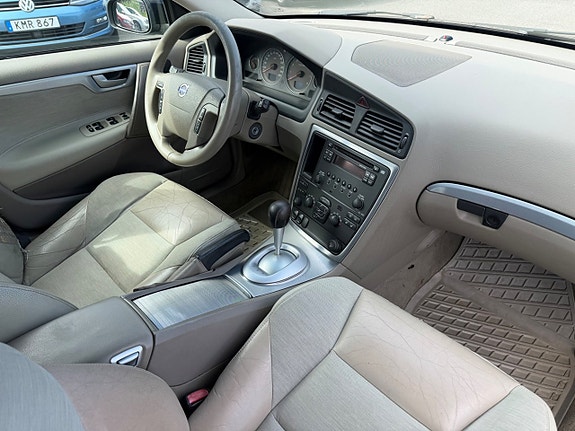 Volvo V70 9 of 21