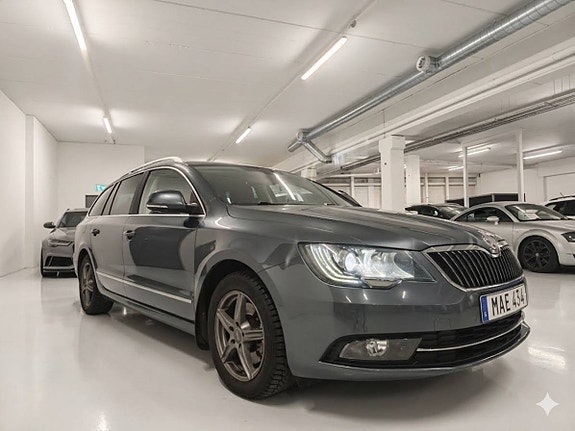 Skoda Superb 2 of 5