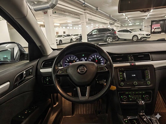 Skoda Superb 11 of 15