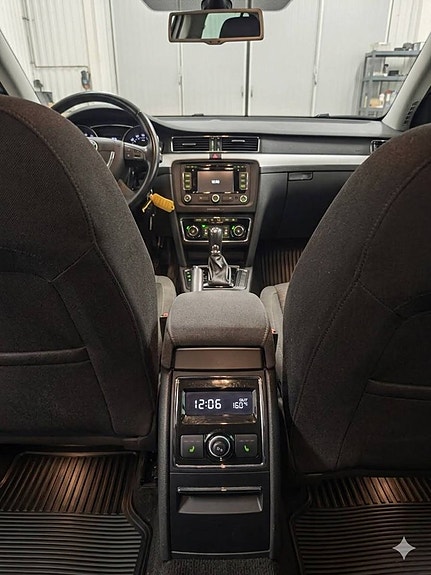 Skoda Superb 10 of 15