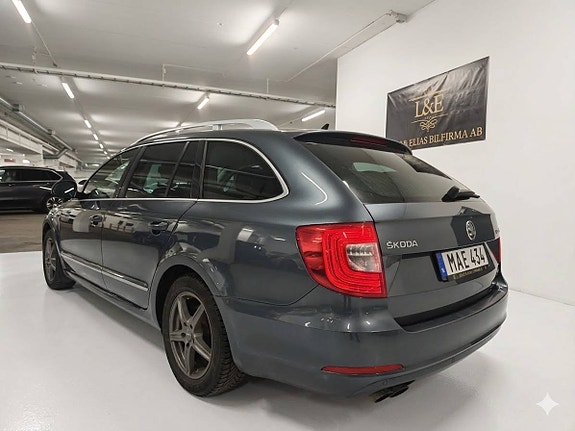 Skoda Superb 3 of 5