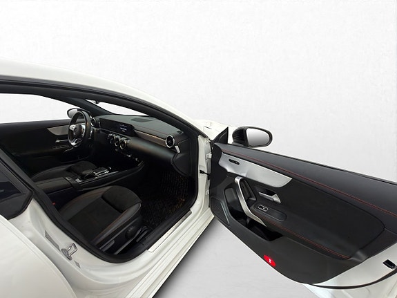 Mercedes-Benz CLA200 d 27 of 30