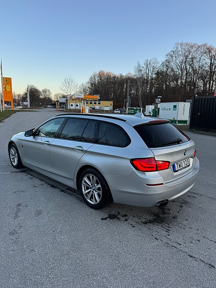 BMW 520d 4 of 5