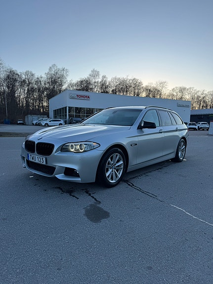 BMW 520d 2 of 5