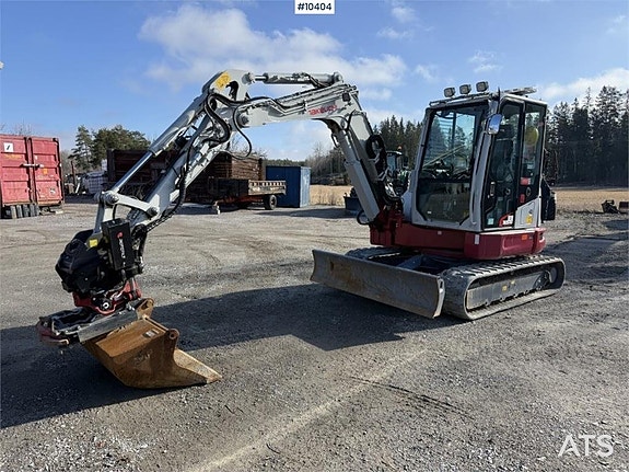 Bandgrävare Takeuchi TB 257 FR med redskap, 303h (869,000:-