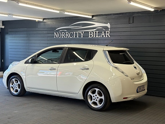 Nissan Leaf 3 of 5